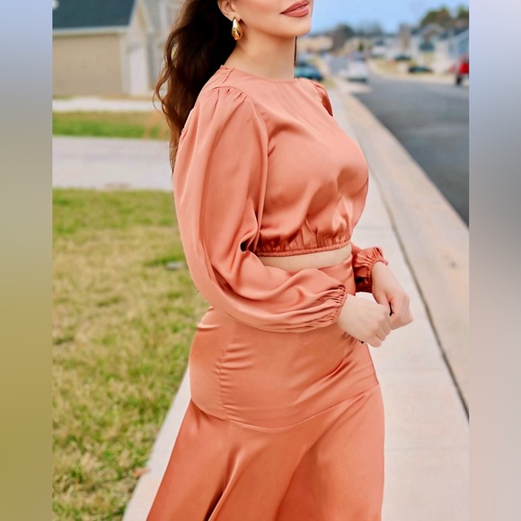 Satin Mermaid Set: Brand New! - Picture 5 of 8